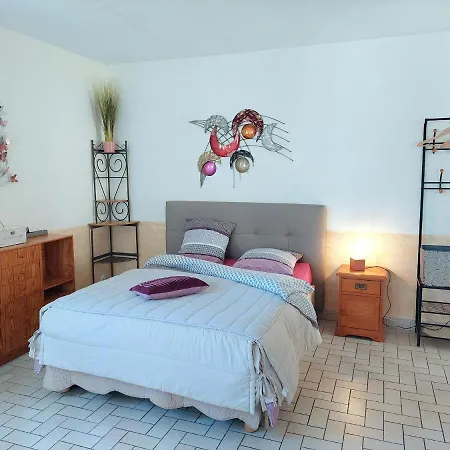 Apartment Holiday Near The Sea, *